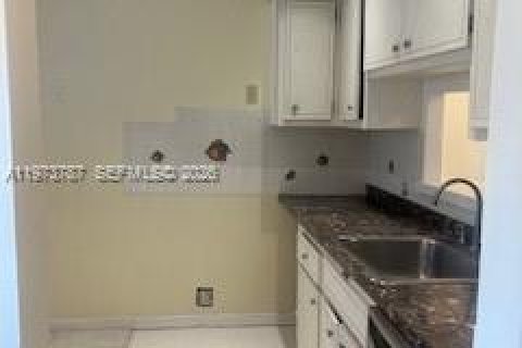 Copropriété à vendre à Lauderdale Lakes, Floride: 2 chambres, 87.7 m2 № 2042105 - photo 3