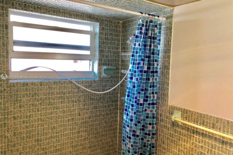 Condominio en venta en Hallandale Beach, Florida, 3 dormitorios, 128.11 m2 № 1862039 - foto 14