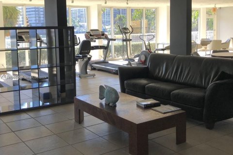 Condominio en venta en Hallandale Beach, Florida, 3 dormitorios, 128.11 m2 № 1862039 - foto 25