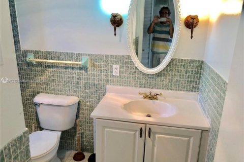 Condominio en venta en Hallandale Beach, Florida, 3 dormitorios, 128.11 m2 № 1862039 - foto 15