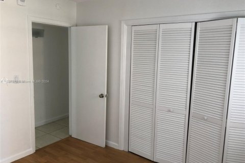 Condominio en venta en Hallandale Beach, Florida, 3 dormitorios, 128.11 m2 № 1862039 - foto 19