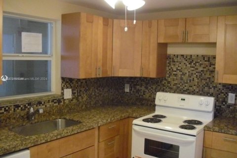 Condominio en venta en Hallandale Beach, Florida, 3 dormitorios, 128.11 m2 № 1862039 - foto 11