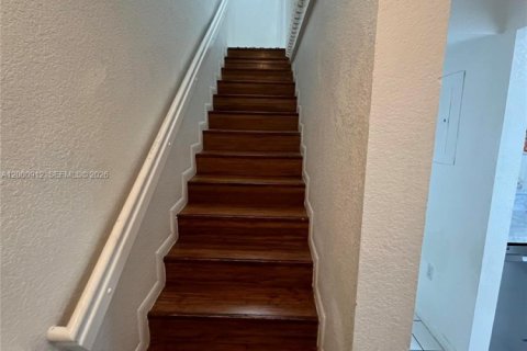 Снять в аренду таунхаус в Уэстон, Флорида 2 спальни, 107.58м2, № 2065120 - фото 18