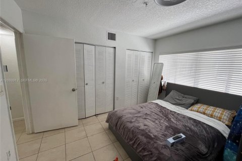 Снять в аренду таунхаус в Уэстон, Флорида 2 спальни, 107.58м2, № 2065120 - фото 5