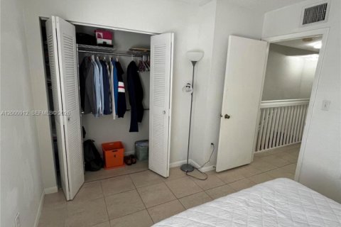 Снять в аренду таунхаус в Уэстон, Флорида 2 спальни, 107.58м2, № 2065120 - фото 8