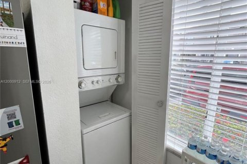 Снять в аренду таунхаус в Уэстон, Флорида 2 спальни, 107.58м2, № 2065120 - фото 20