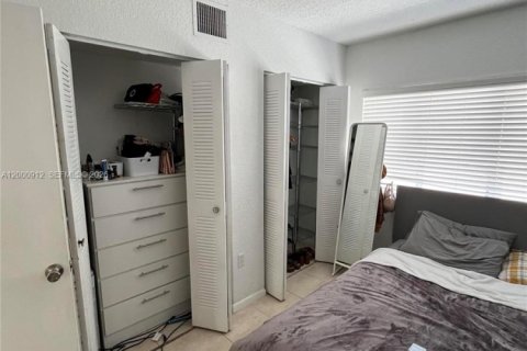 Снять в аренду таунхаус в Уэстон, Флорида 2 спальни, 107.58м2, № 2065120 - фото 6