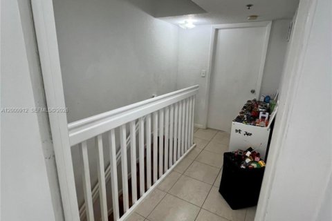 Снять в аренду таунхаус в Уэстон, Флорида 2 спальни, 107.58м2, № 2065120 - фото 9