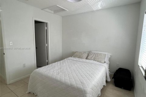 Снять в аренду таунхаус в Уэстон, Флорида 2 спальни, 107.58м2, № 2065120 - фото 11