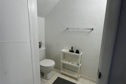 Снять в аренду таунхаус в Уэстон, Флорида 2 спальни, 107.58м2, № 2065120 - фото 16