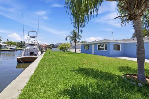 Casa en venta en Palmetto, Florida, 2 dormitorios, 130.43 m2 № 2226420 - foto 2