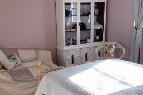 Condo in Hollywood, Florida, 1 bedroom № 1980572 - photo 22