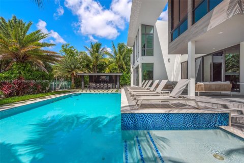 Купить виллу или дом в Халландейл-Бич, Флорида 7 спален, 516.54м2, № 1979867 - фото 8
