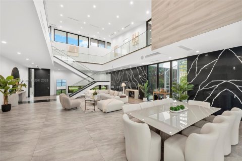 Купить виллу или дом в Халландейл-Бич, Флорида 7 спален, 516.54м2, № 1979867 - фото 18