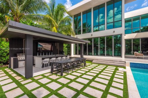 Купить виллу или дом в Халландейл-Бич, Флорида 7 спален, 516.54м2, № 1979867 - фото 11