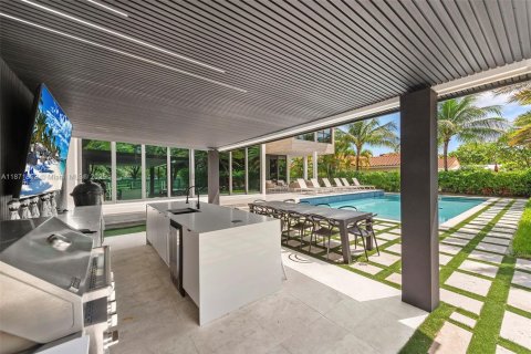 Купить виллу или дом в Халландейл-Бич, Флорида 7 спален, 516.54м2, № 1979867 - фото 14