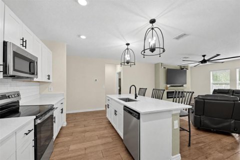 Villa ou maison à vendre à Wimauma, Floride: 7 chambres, 312.34 m2 № 2410238 - photo 16