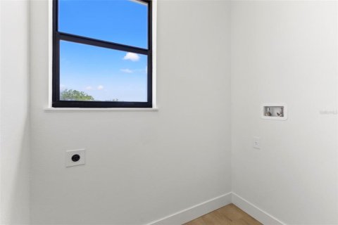 Townhouse in Pinellas Park, Florida 3 bedrooms, 222.22 sq.m. № 2147579 - photo 21