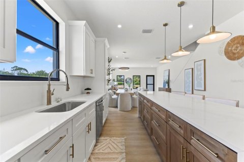 Townhouse in Pinellas Park, Florida 3 bedrooms, 222.22 sq.m. № 2147579 - photo 12