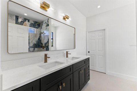 Townhouse in Pinellas Park, Florida 3 bedrooms, 222.22 sq.m. № 2147579 - photo 16