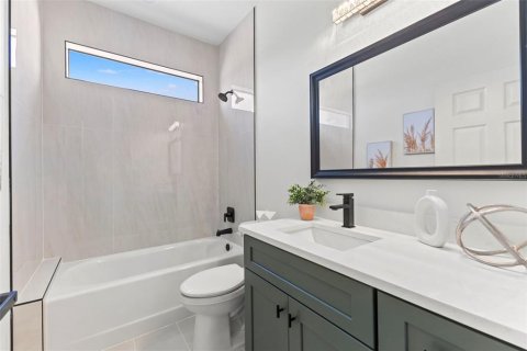 Townhouse in Pinellas Park, Florida 3 bedrooms, 222.22 sq.m. № 2147579 - photo 19