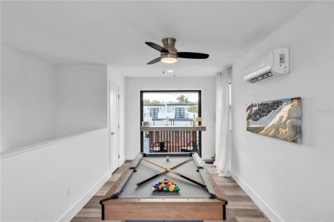 Townhouse in Pinellas Park, Florida 3 bedrooms, 222.22 sq.m. № 2147579 - photo 23