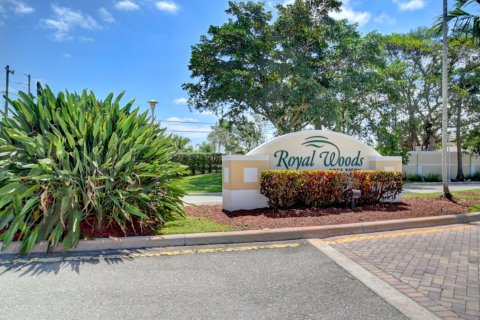 Townhouse in Boca Raton, Florida 2 bedrooms, 104.98 sq.m. № 1187671 - photo 1