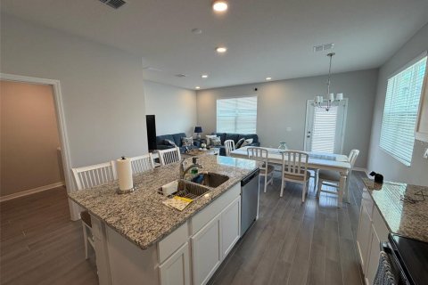 Townhouse in Winter Garden, Florida 3 bedrooms, 170.29 sq.m. № 2100903 - photo 14