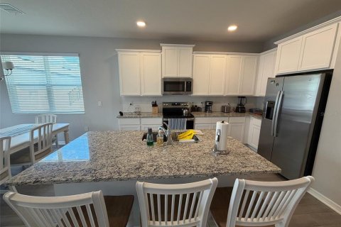 Townhouse in Winter Garden, Florida 3 bedrooms, 170.29 sq.m. № 2100903 - photo 10