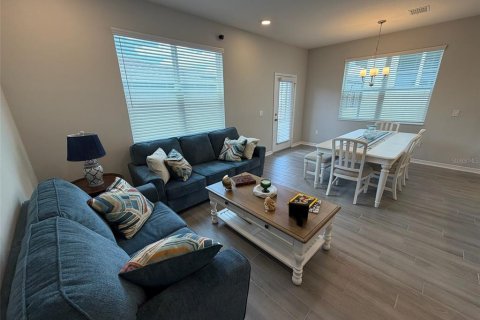 Townhouse in Winter Garden, Florida 3 bedrooms, 170.29 sq.m. № 2100903 - photo 20