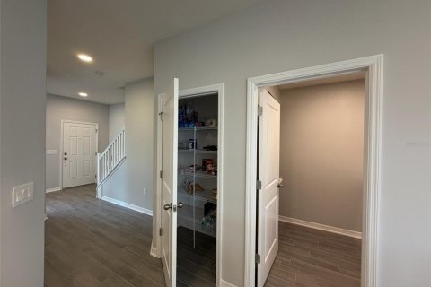 Townhouse in Winter Garden, Florida 3 bedrooms, 170.29 sq.m. № 2100903 - photo 23