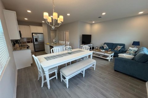 Townhouse in Winter Garden, Florida 3 bedrooms, 170.29 sq.m. № 2100903 - photo 18
