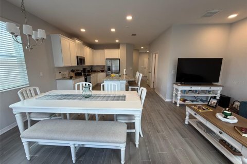 Townhouse in Winter Garden, Florida 3 bedrooms, 170.29 sq.m. № 2100903 - photo 17