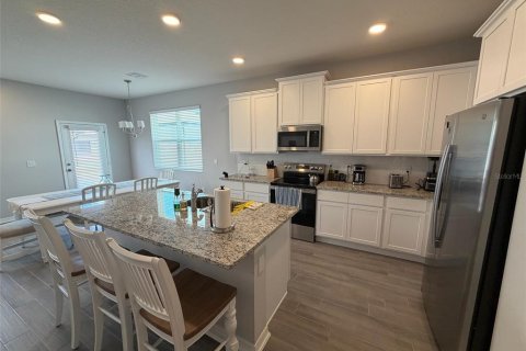 Townhouse in Winter Garden, Florida 3 bedrooms, 170.29 sq.m. № 2100903 - photo 9