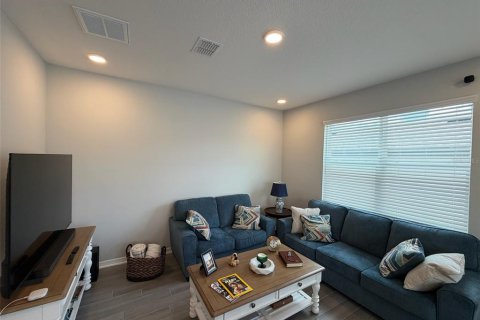 Townhouse in Winter Garden, Florida 3 bedrooms, 170.29 sq.m. № 2100903 - photo 16