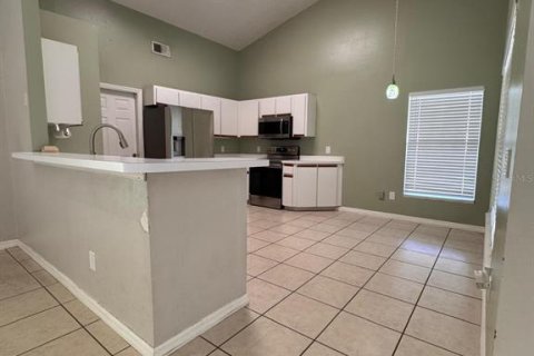 House in Lady Lake, Florida 3 bedrooms, 132.76 sq.m. № 2217281 - photo 6