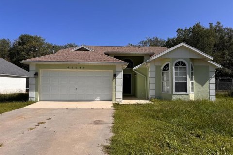 House in Lady Lake, Florida 3 bedrooms, 132.76 sq.m. № 2217281