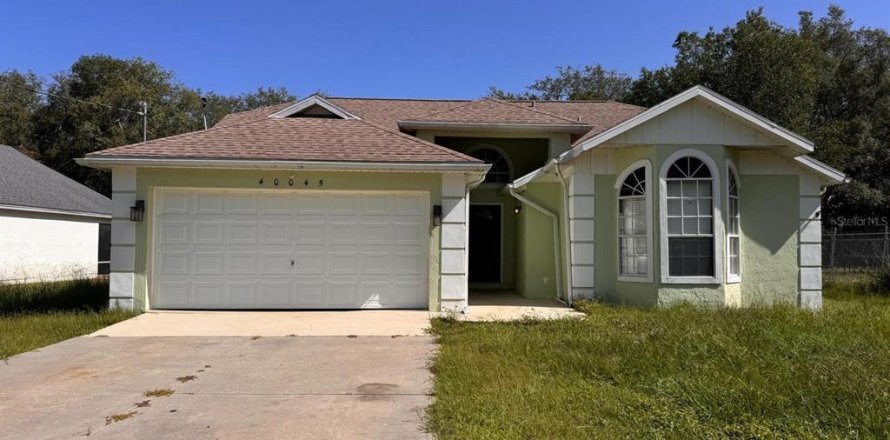 House in Lady Lake, Florida 3 bedrooms, 132.76 sq.m. № 2217281