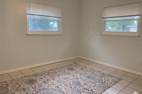 House in Palm Coast, Florida 3 bedrooms, 269.6 sq.m. № 2207600 - photo 8