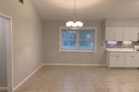 House in Palm Coast, Florida 3 bedrooms, 269.6 sq.m. № 2207600 - photo 5