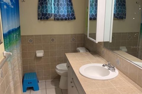 House in Palm Coast, Florida 3 bedrooms, 269.6 sq.m. № 2207600 - photo 15