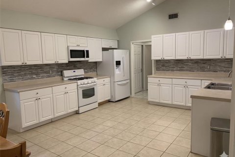 House in Palm Coast, Florida 3 bedrooms, 269.6 sq.m. № 2207600 - photo 4
