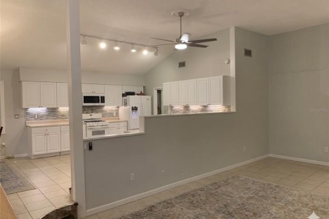House in Palm Coast, Florida 3 bedrooms, 269.6 sq.m. № 2207600 - photo 6