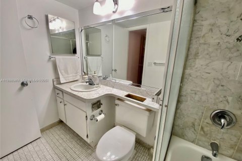 Купить кондоминиум в Пемброк-Пайнс, Флорида 2 спальни, 108.7м2, № 2053204 - фото 12