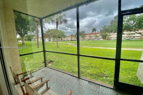 Купить кондоминиум в Пемброк-Пайнс, Флорида 2 спальни, 108.7м2, № 2053204 - фото 5