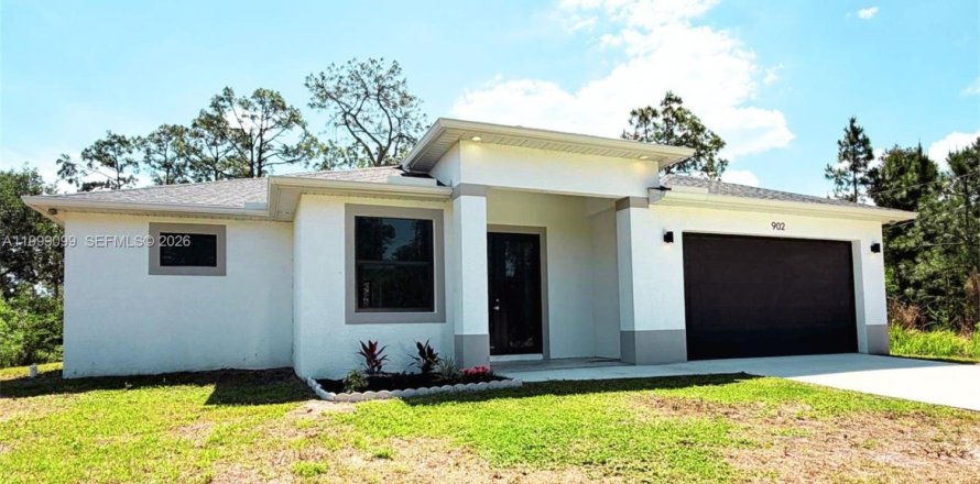 Villa ou maison à Lehigh Acres, Floride 3 chambres, 152.17 m2 № 2076604