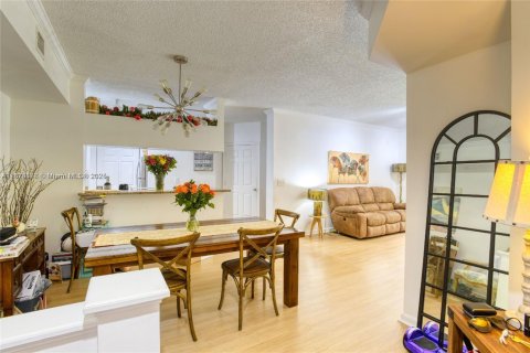 Condo in Sunny Isles Beach, Florida, 1 bedroom  № 1897856 - photo 17