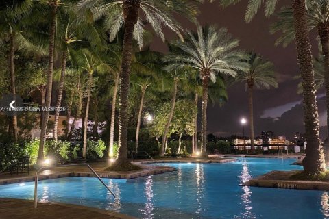 Condo in Sunny Isles Beach, Florida, 1 bedroom  № 1897856 - photo 4