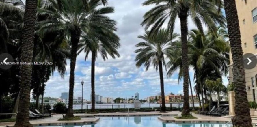 Condo in Sunny Isles Beach, Florida, 1 bedroom № 1897856