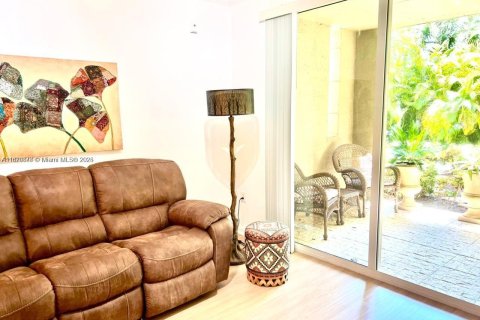 Condo in Sunny Isles Beach, Florida, 1 bedroom  № 1897856 - photo 14